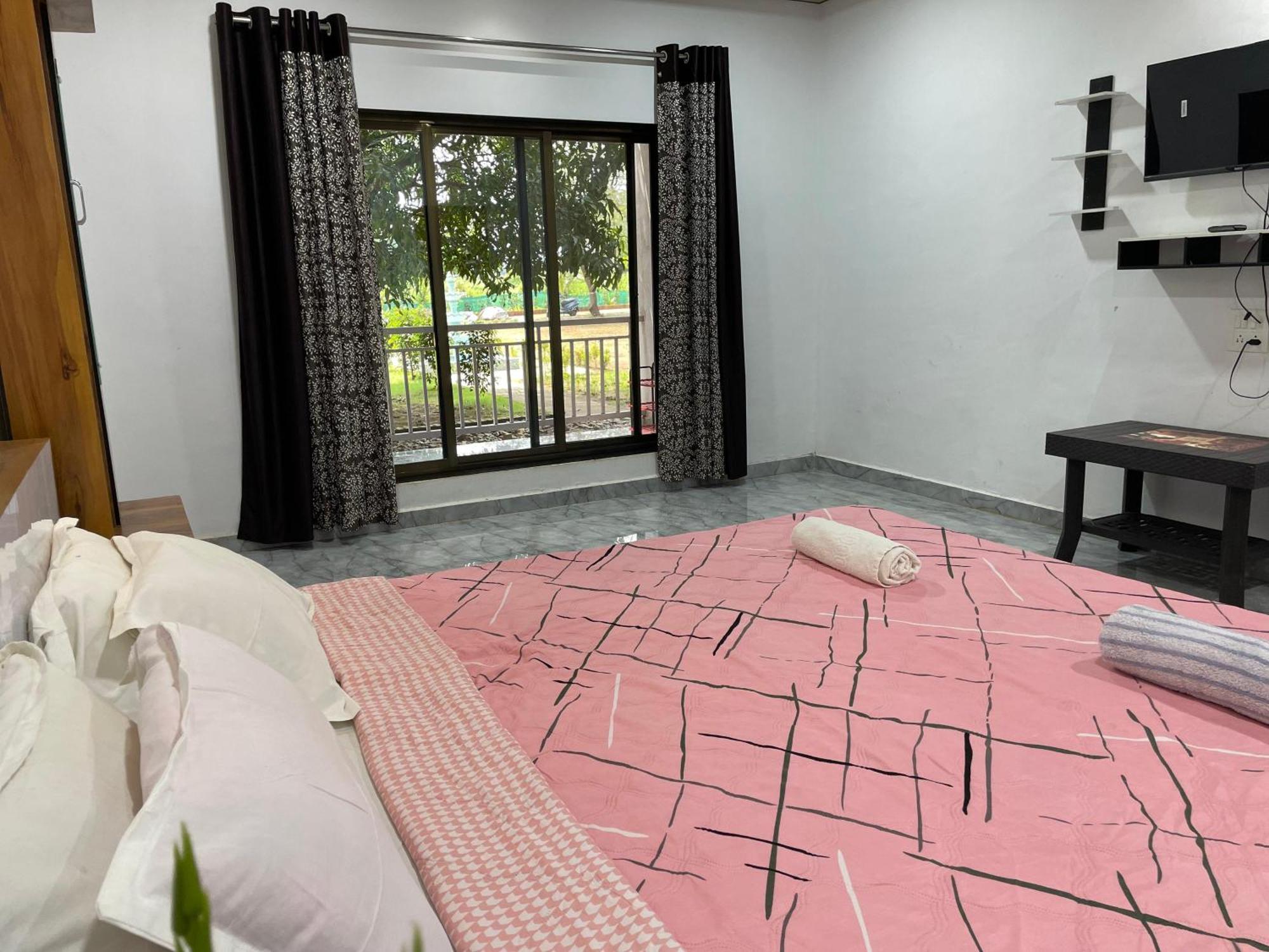 Riverland Farm And Resort Karjat Eksteriør billede