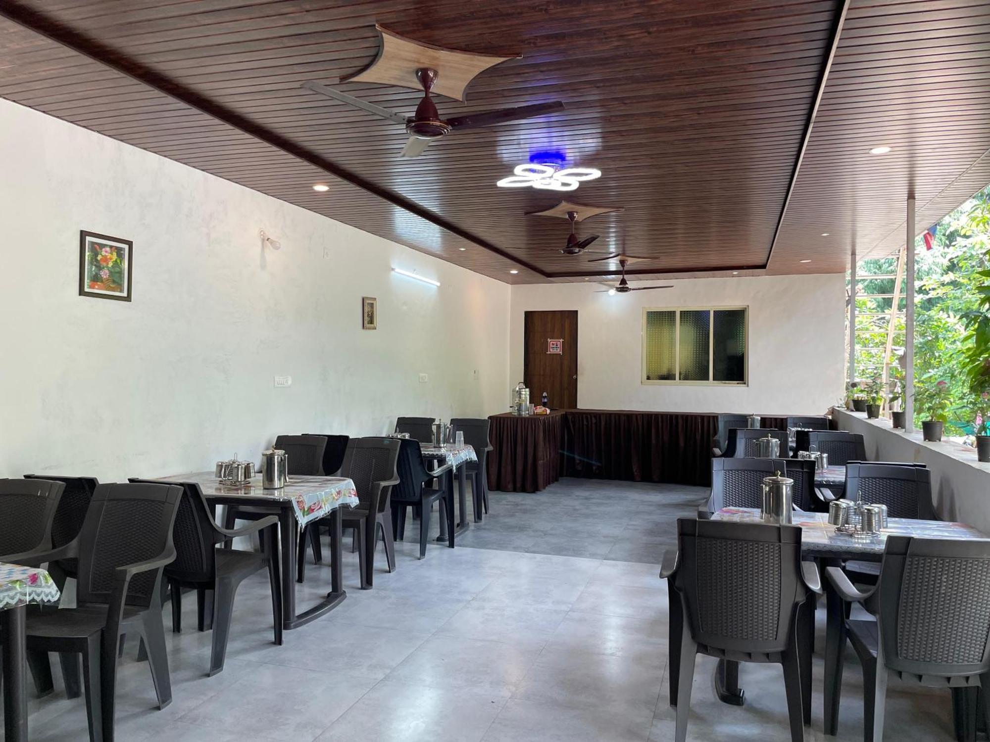 Riverland Farm And Resort Karjat Eksteriør billede