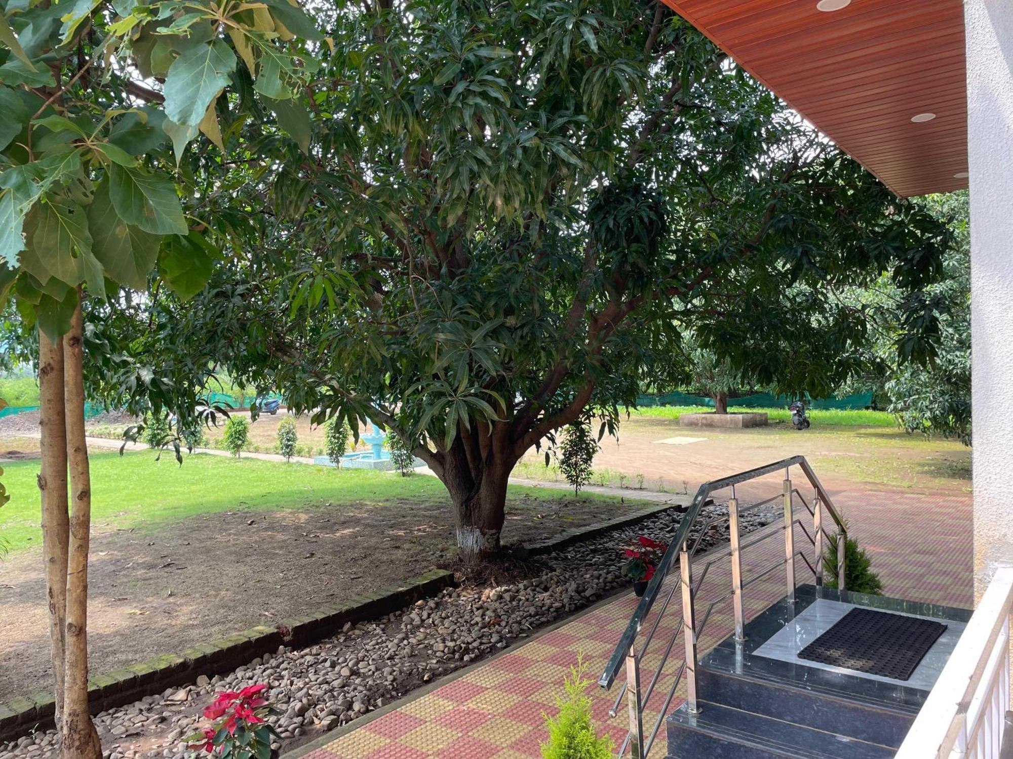 Riverland Farm And Resort Karjat Eksteriør billede