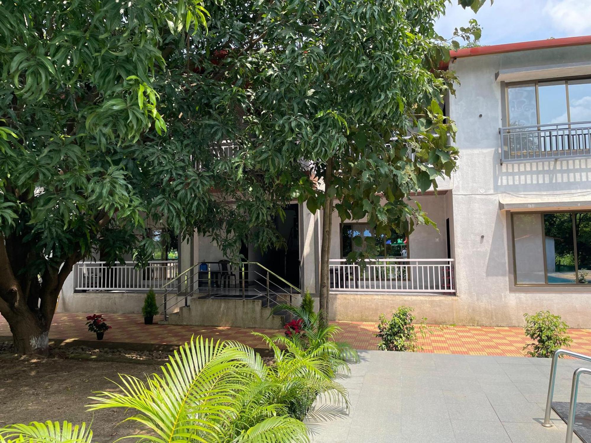 Riverland Farm And Resort Karjat Eksteriør billede